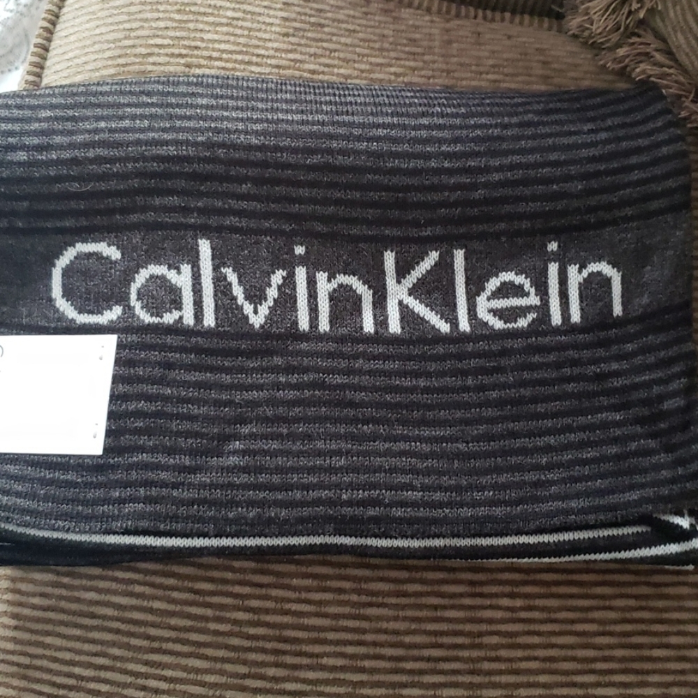 calvin klein striped scarf black & white